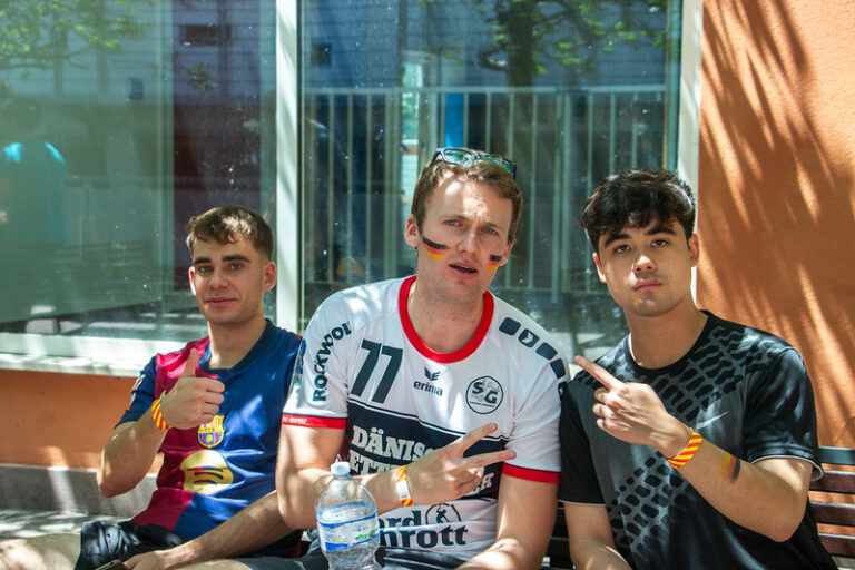 foto di tre giovani sportivi durante gli International Erasmus Games
